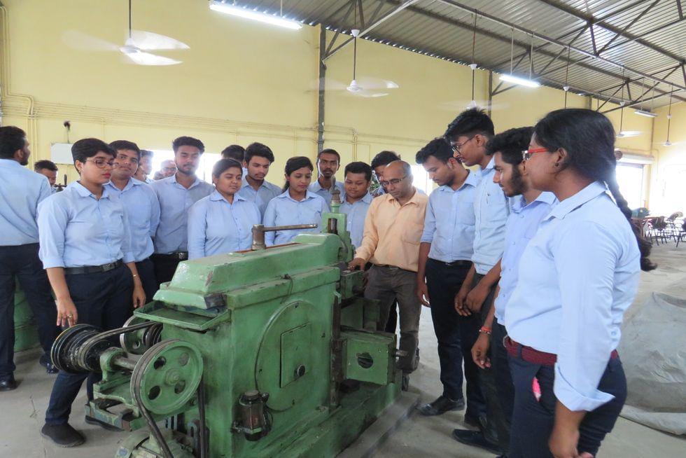 JIS School of Polytechnic Kolkata Labs photo 29